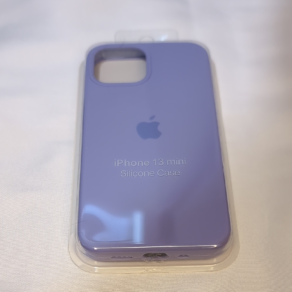 Apple iPhone 13 Mini Lavender Silicone Case